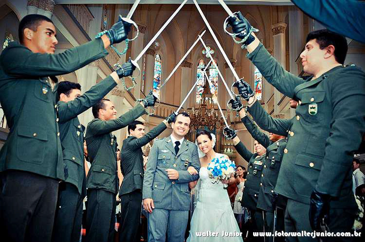 teto de aço para os noivos