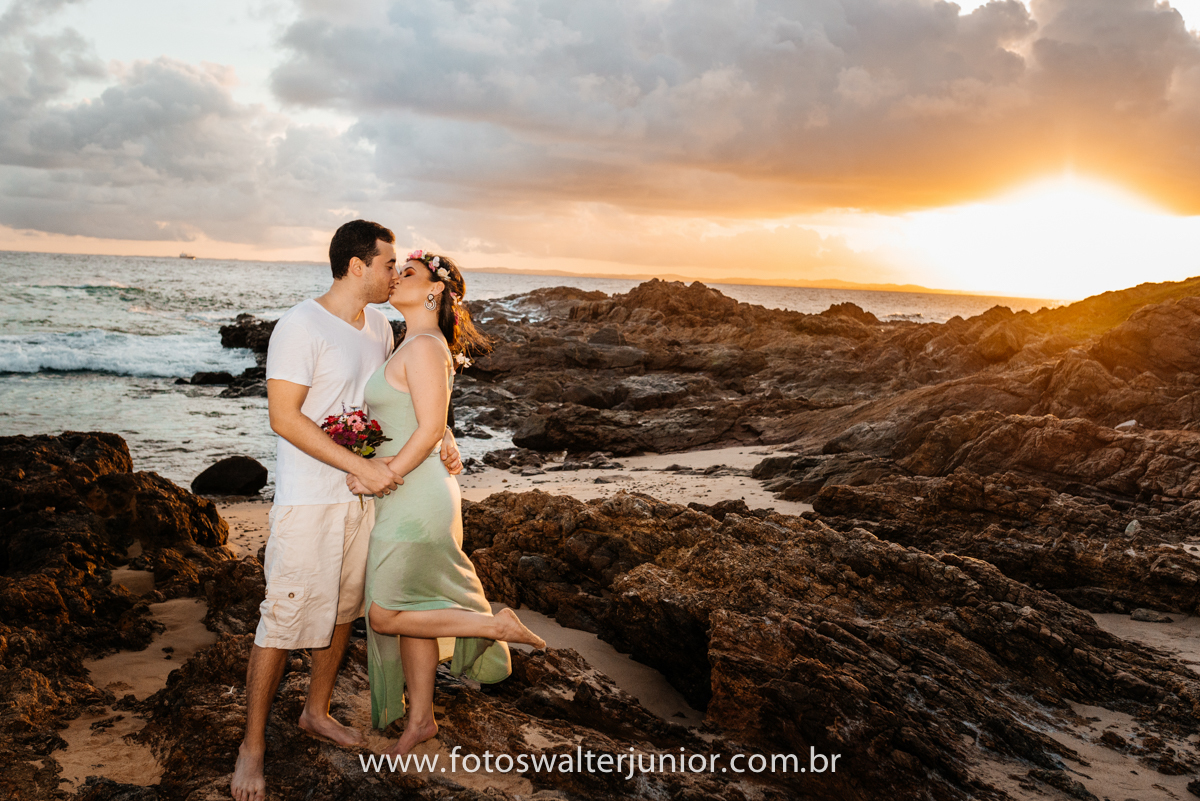 Ensaio pré wedding que rolou na praia da barra em salvador bahia 