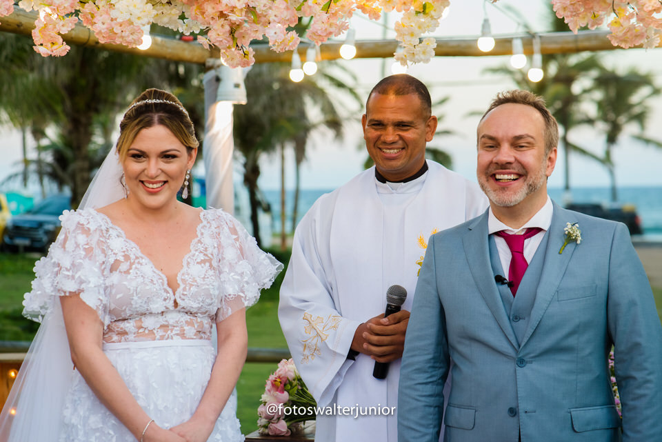 noivos-esperando-aliança 