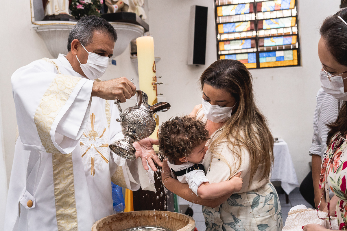 BATIZADO NA PANDEMIA NA IGREJA SANTA CRUZ