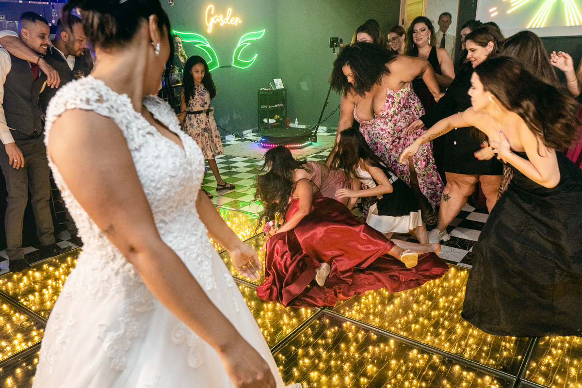 FESTA DE CASAMENTO NO GARDEN EM SÃO VICENTE-SP