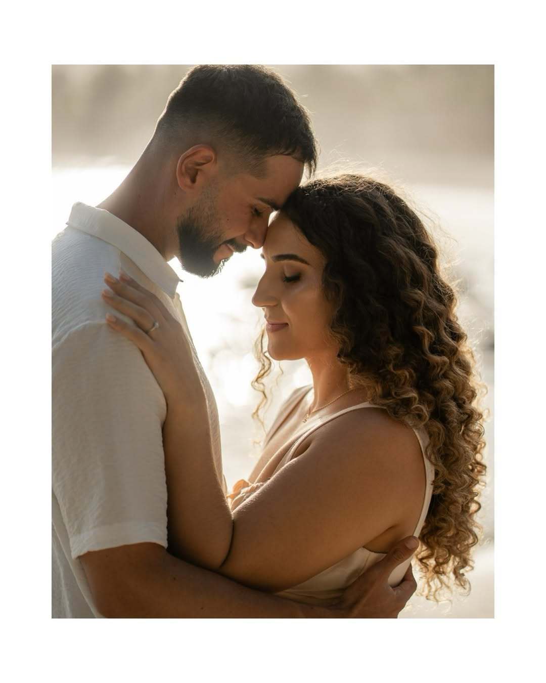 Ensaio de Casal na Praia do Guarujá - Pre Wedding na Praia de São Pedro-SP
