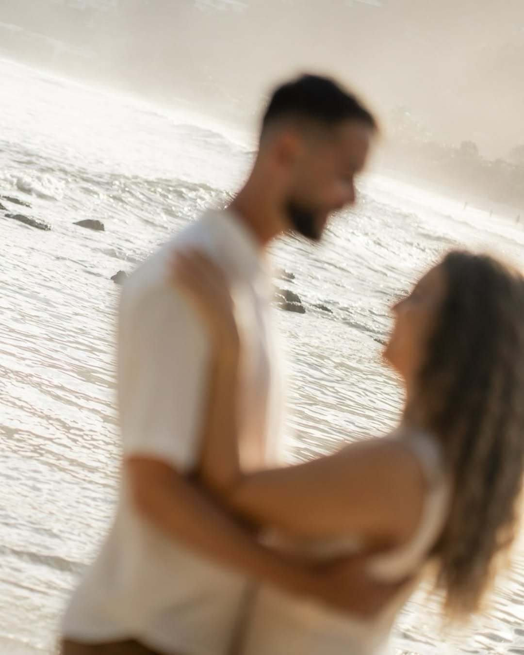 Ensaio de Casal na Praia do Guarujá - Pre Wedding na Praia de São Pedro-SP