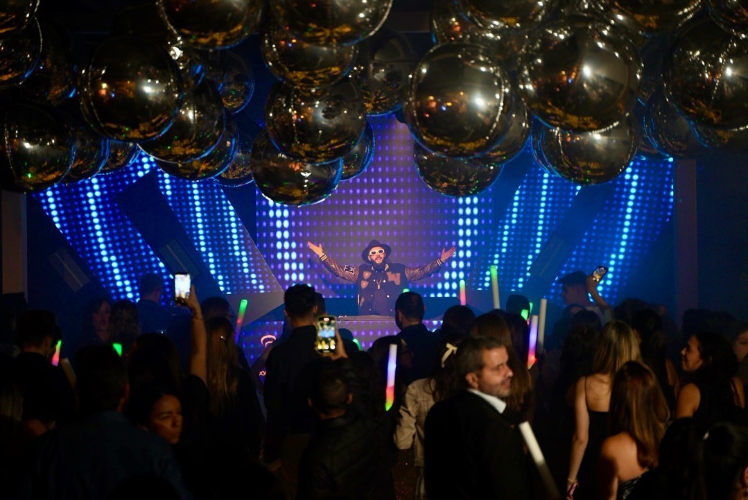 FESTA DE 15 ANOS NO BUFFET MARIO EM SANTOS - DEBUTANTE
