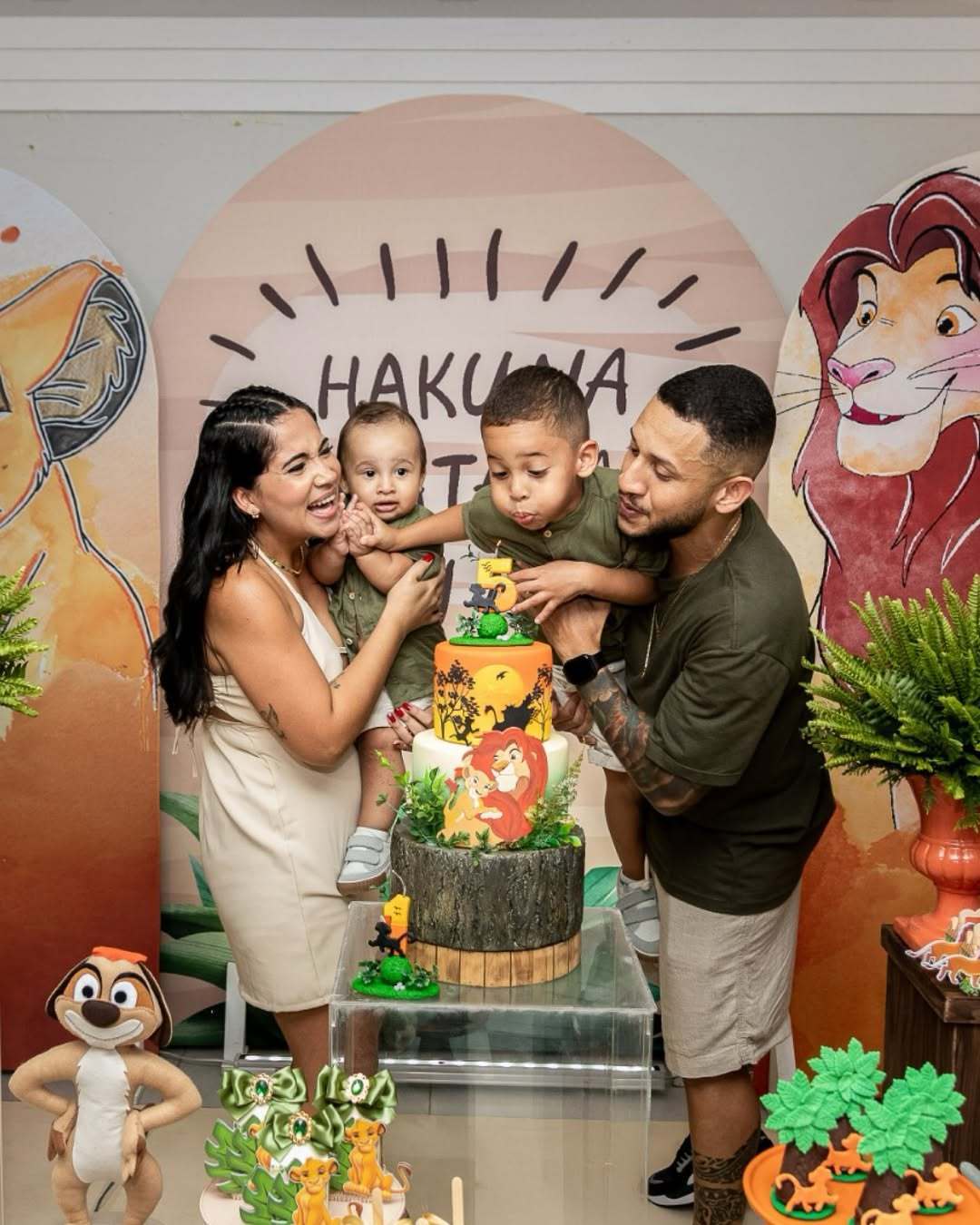 FESTA INFANTIL COM O TEMA REI LEÃO E SAFARI