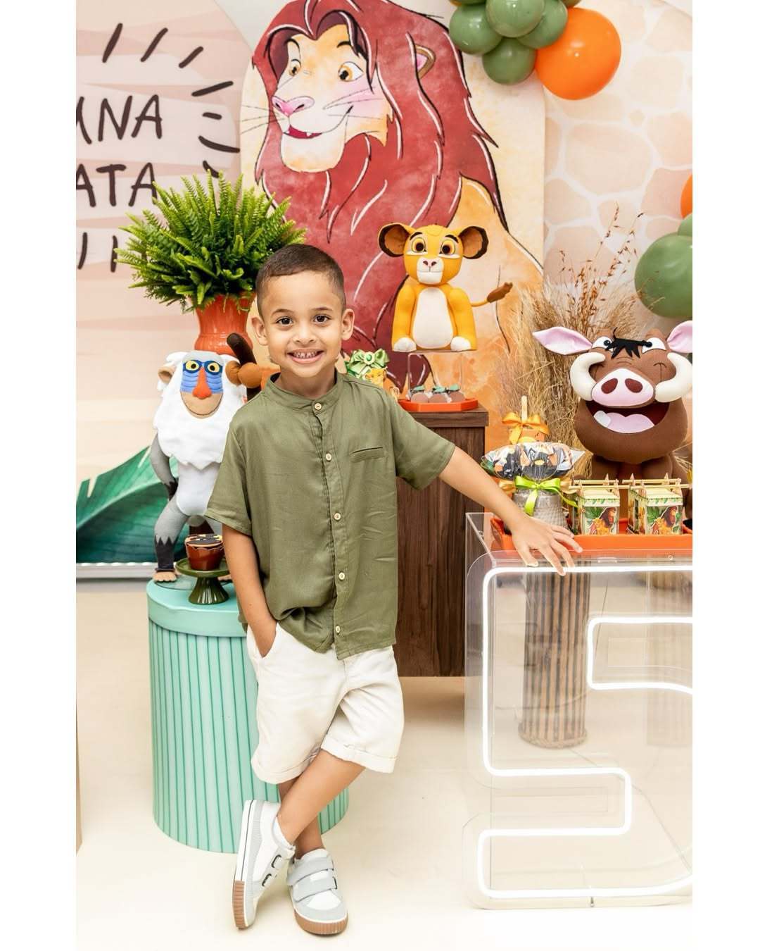 FESTA INFANTIL COM O TEMA REI LEÃO E SAFARI