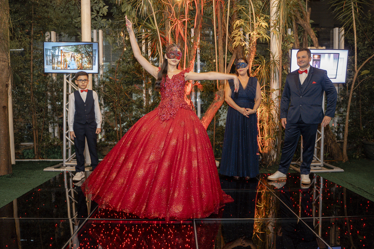 FESTA DE 15 ANOS NO BUFFET BRUNELLI