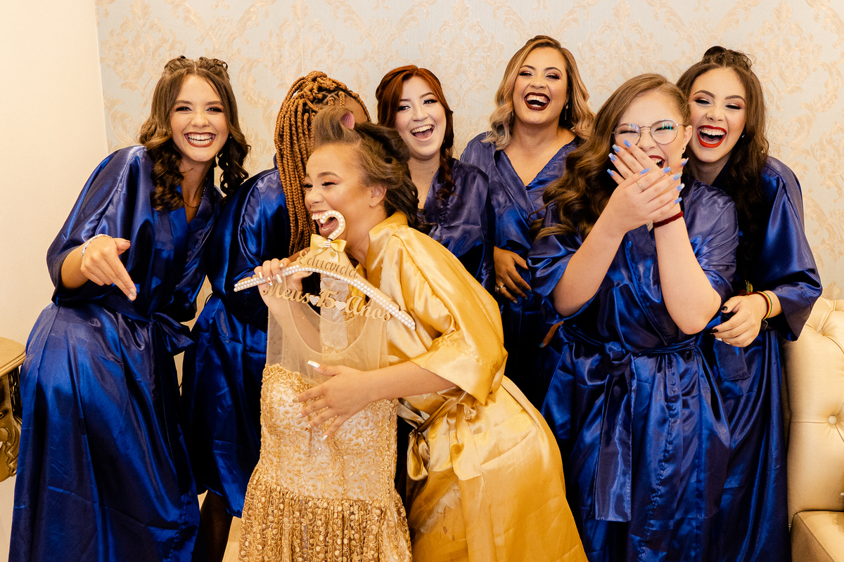 debutante e amigas