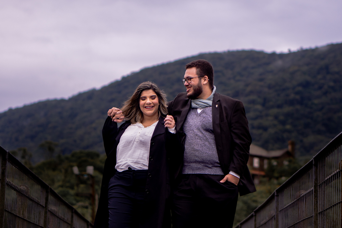 CASAL EM PARANAPIACABA