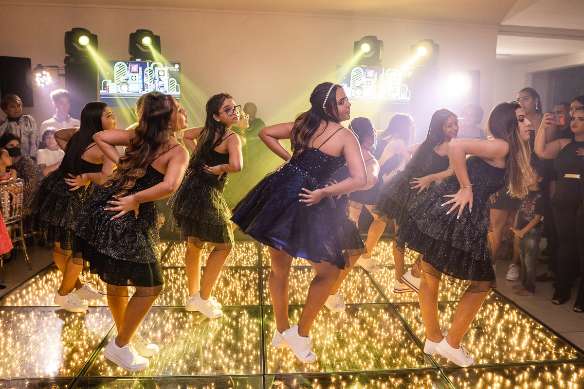 dança divertida de debutante