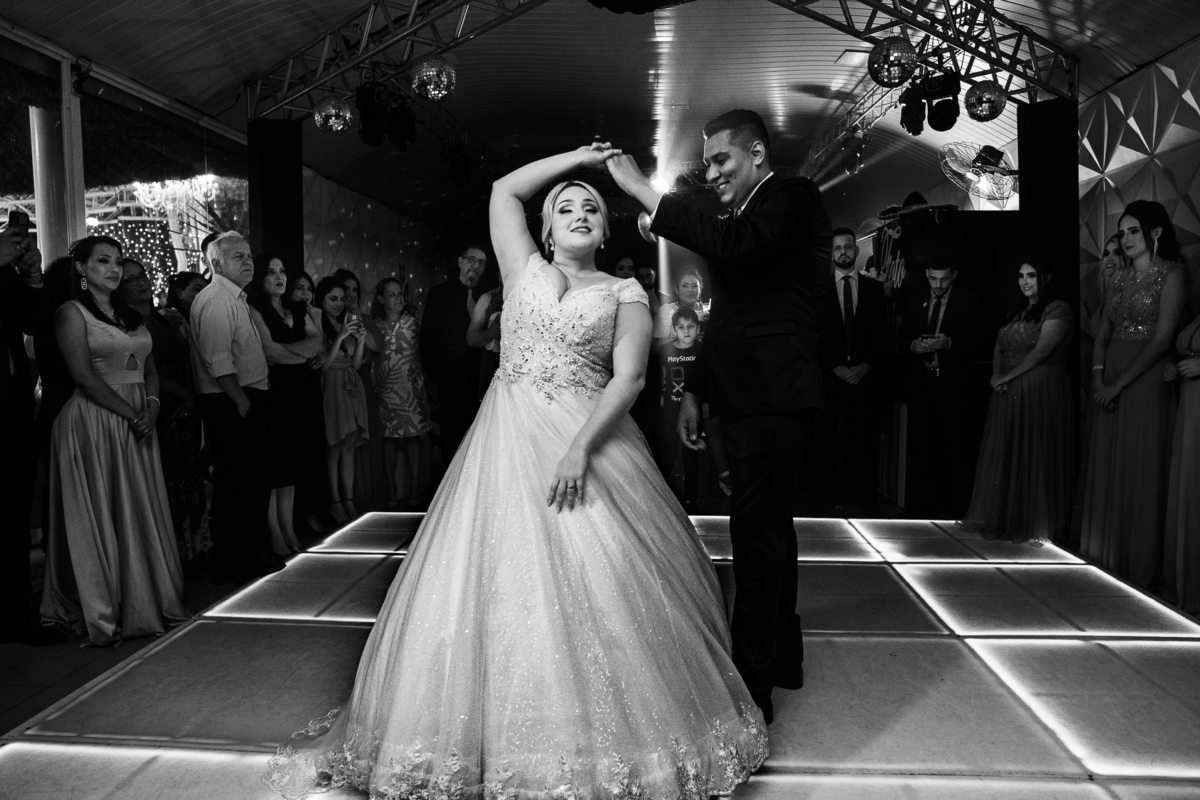 DANÇA DOS NOIVOS NO BRUNELLI