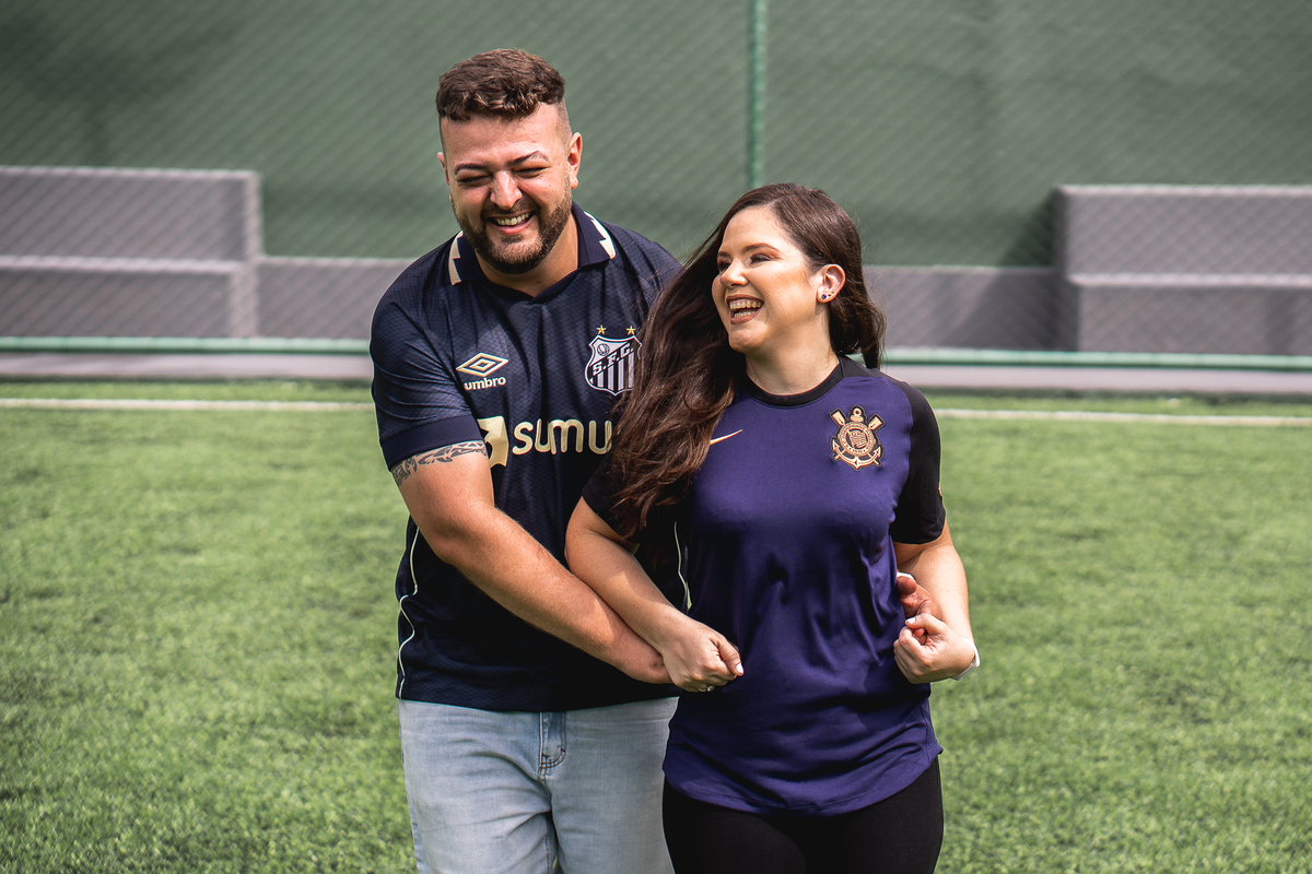 ENSAIO DE CASAL NO ESTADIO DE FUTEBOL