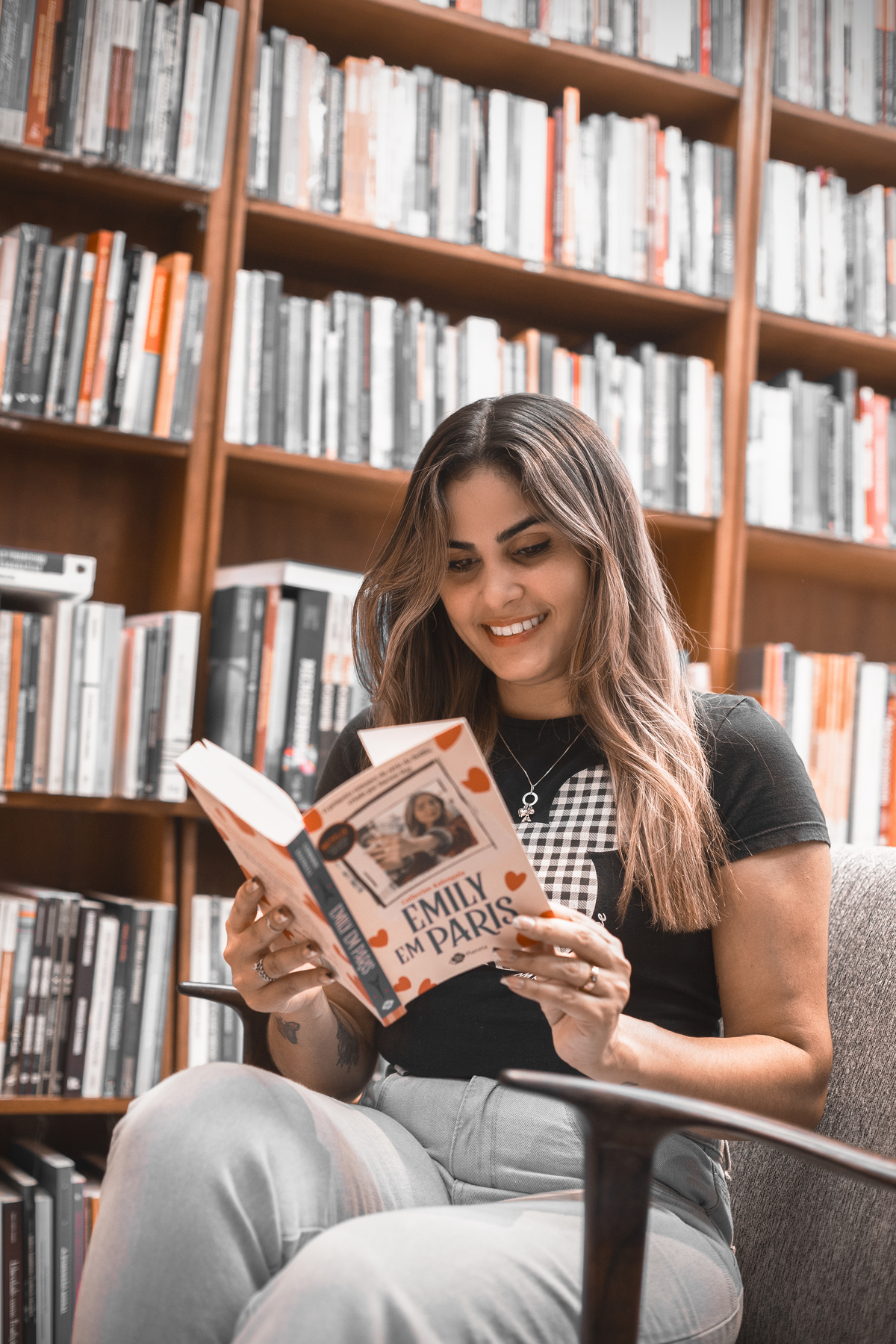 Ensaio fotografico externo na av paulista, casa das rosas, fotografo de mulher, Ensaio feminino, Ensaio externo, DAniel Moura Fotografo, Estudio fotografico, Clique a Dois,  Emily em Paris, livraria Martins fontes