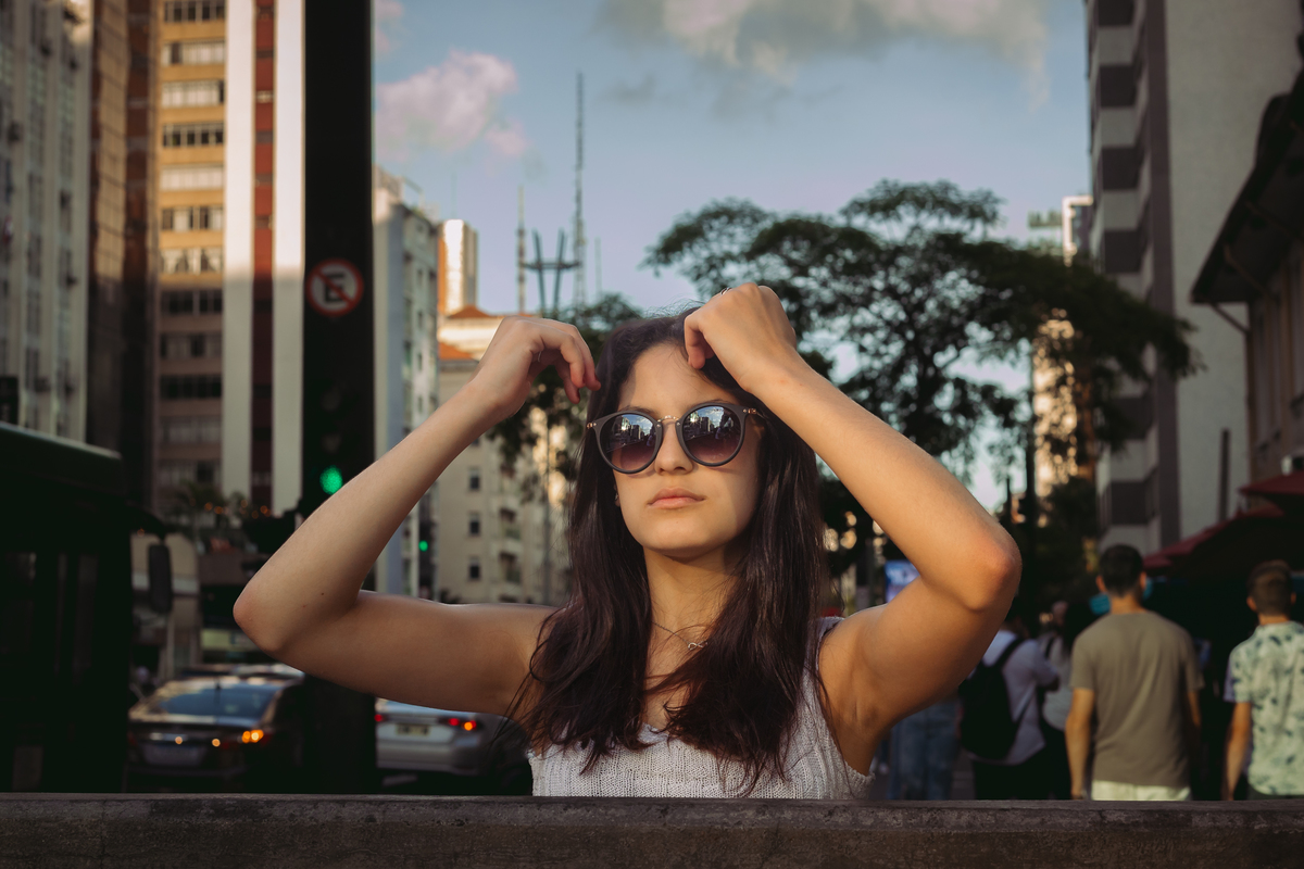 Ensaio fotografico externo na av paulista, casa das rosas, fotografo de mulher, Ensaio feminino, Ensaio externo, DAniel Moura Fotografo, Estudio fotografico, Clique a Dois,  Lara Torres e Daniel Moura