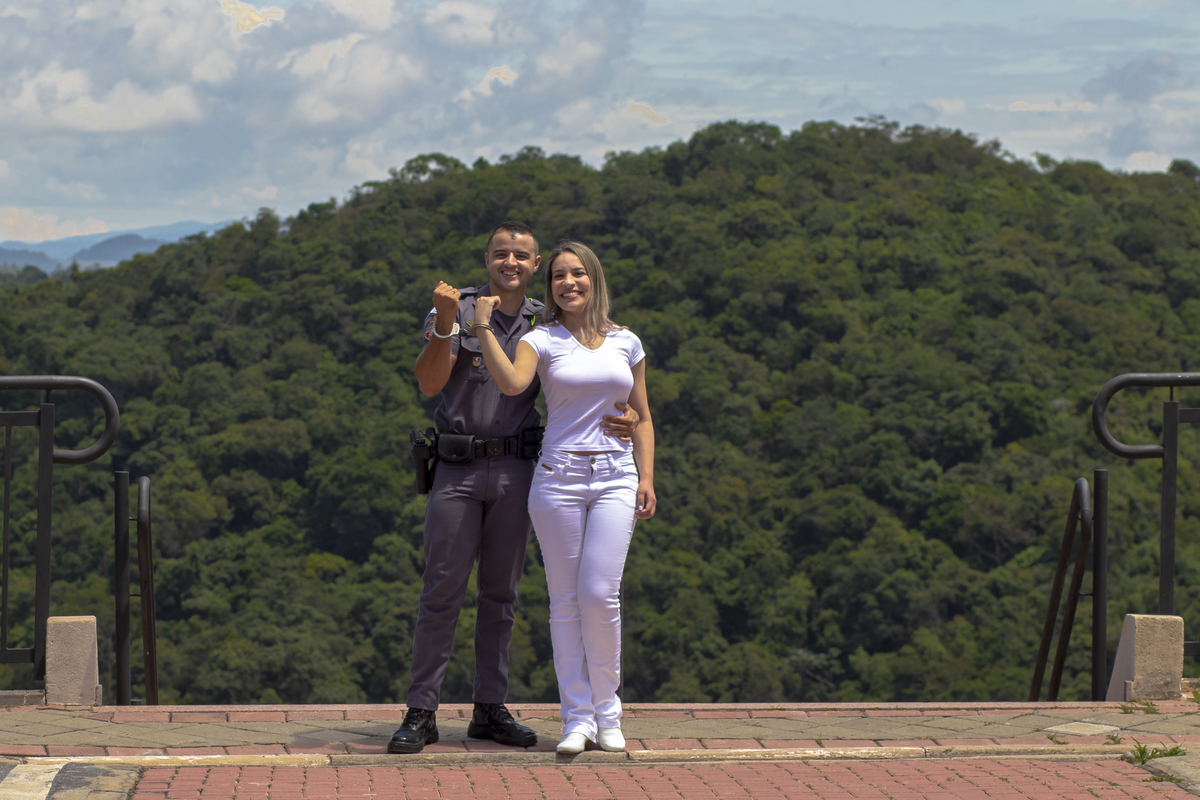 Ensaio Pre Wedding
Noiva enfermeira e o noivo Policial Militar!!
Cuidar, servir e amar!!!