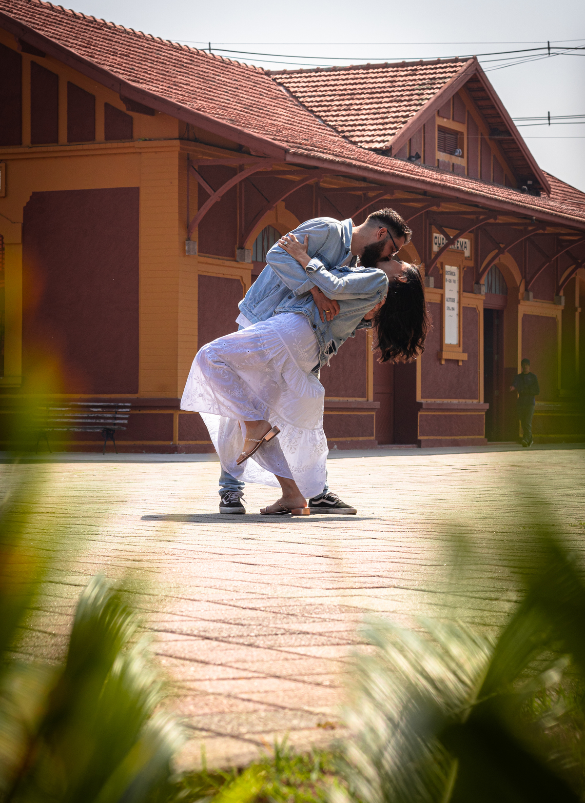 Capturamos momentos inesquecíveis do casal Davi e Simone na pitoresca cidade de Luiz Carlos, em Guararema. Este ensaio fotográfico celebra o amor e a nova fase de suas vidas, enquanto se preparam para o grande dia do casamento. Cada foto reflete a beleza 