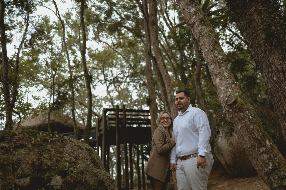 Ensaio pré-wedding Guararema
Ensaio casal no campo
Fotos românticas na natureza
Ensaio fotográfico casal
Pré-wedding
Casal apaixonado
Amor no bosque
Ensaio romântico