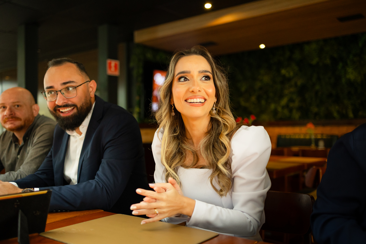 Casamento civil, ensaio de casal e recepção intimista. Momentos únicos registrados com amor e elegância para eternizar sua história.