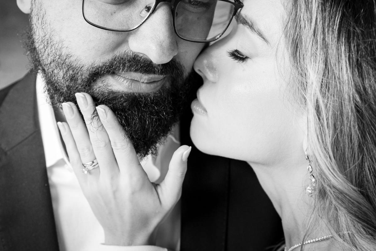 Casamento civil, ensaio de casal e recepção intimista. Momentos únicos registrados com amor e elegância para eternizar sua história.