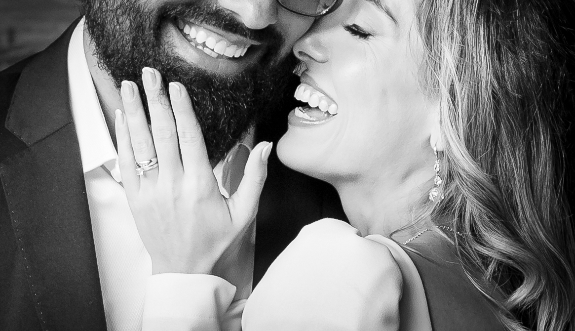 Casamento civil, ensaio de casal e recepção intimista. Momentos únicos registrados com amor e elegância para eternizar sua história.