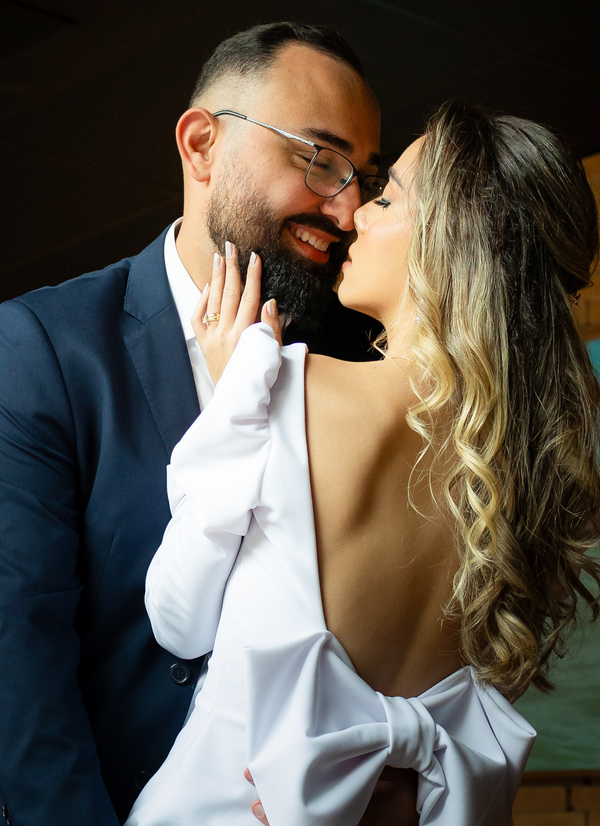 Casamento civil, ensaio de casal e recepção intimista. Momentos únicos registrados com amor e elegância para eternizar sua história.