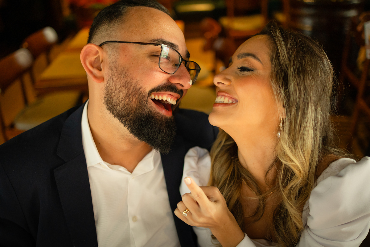 Casamento civil, ensaio de casal e recepção intimista. Momentos únicos registrados com amor e elegância para eternizar sua história.