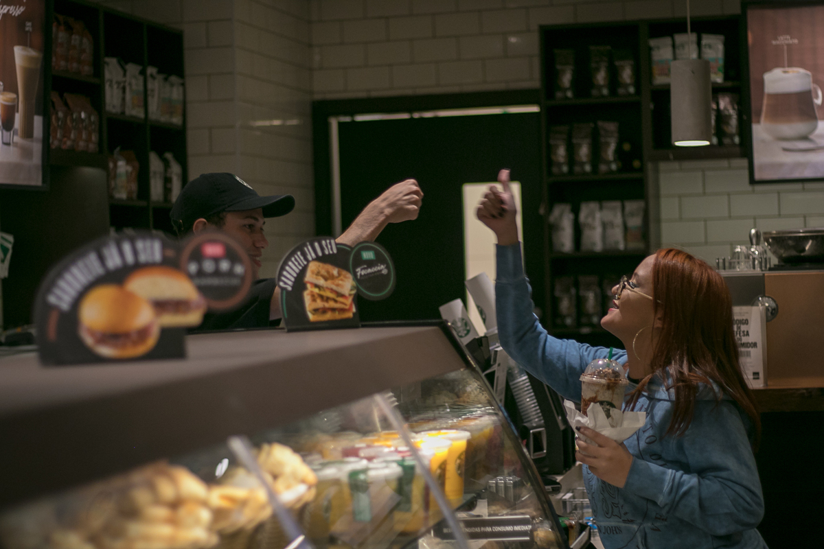 Ensaio Debutante na Avenida Paulista, 15 anos starbucks