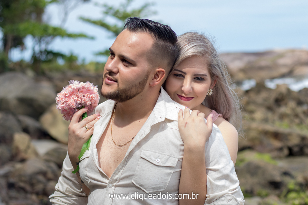 Ensaio de noivos, pre wedding Litoral Norte, Praia de Iporanga e Praia de São Pedro em Guarujá, Ensaio fotográfico na praia