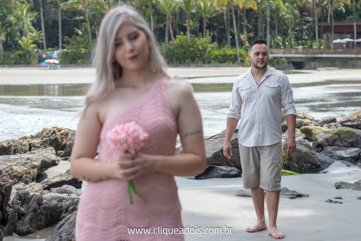 Ensaio de noivos, pre wedding Litoral Norte, Praia de Iporanga e Praia de São Pedro em Guarujá, Ensaio fotográfico na praia