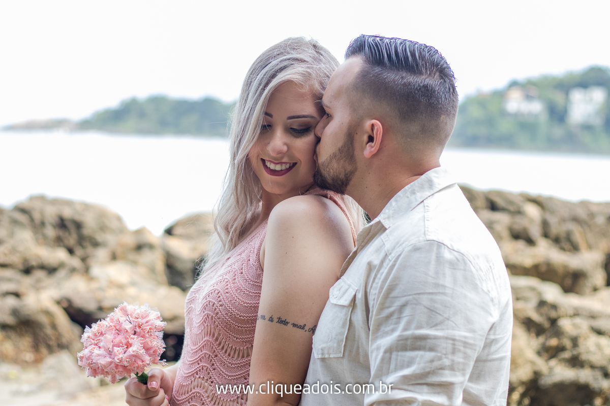 Ensaio de noivos, pre wedding Litoral Norte, Praia de Iporanga e Praia de São Pedro em Guarujá, Ensaio fotográfico na praia