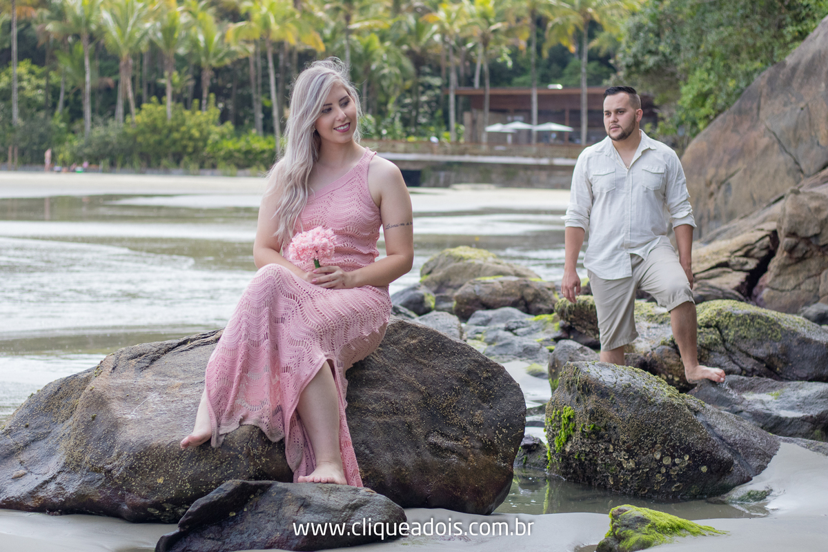 Ensaio de noivos, pre wedding Litoral Norte, Praia de Iporanga e Praia de São Pedro em Guarujá, Ensaio fotográfico na praia