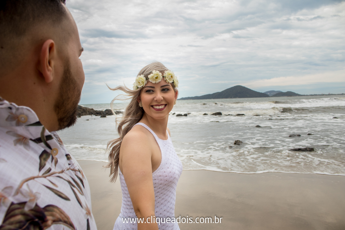 Ensaio de noivos, pre wedding Litoral Norte, Praia de Iporanga e Praia de São Pedro em Guarujá, Ensaio fotográfico na praia
