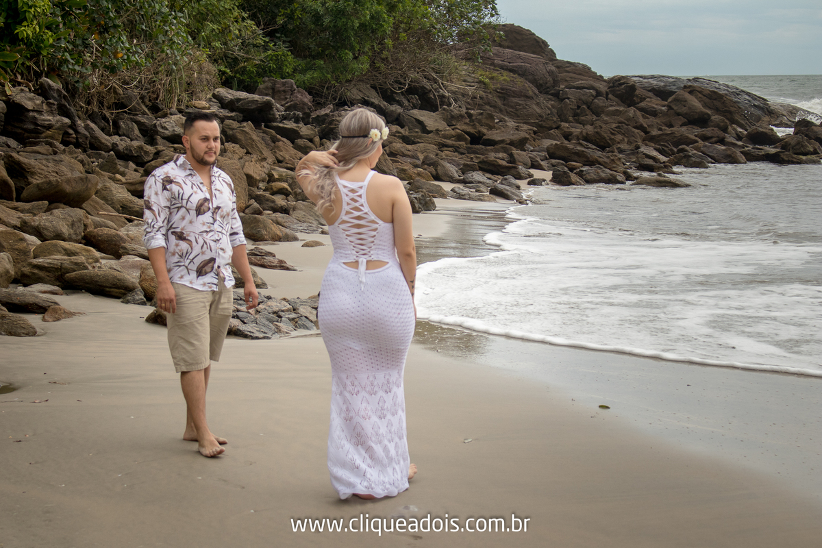 Ensaio de noivos, pre wedding Litoral Norte, Praia de Iporanga e Praia de São Pedro em Guarujá, Ensaio fotográfico na praia