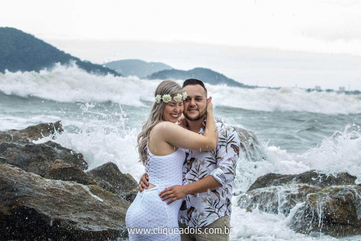 Ensaio de noivos, pre wedding Litoral Norte, Praia de Iporanga e Praia de São Pedro em Guarujá, Ensaio fotográfico na praia