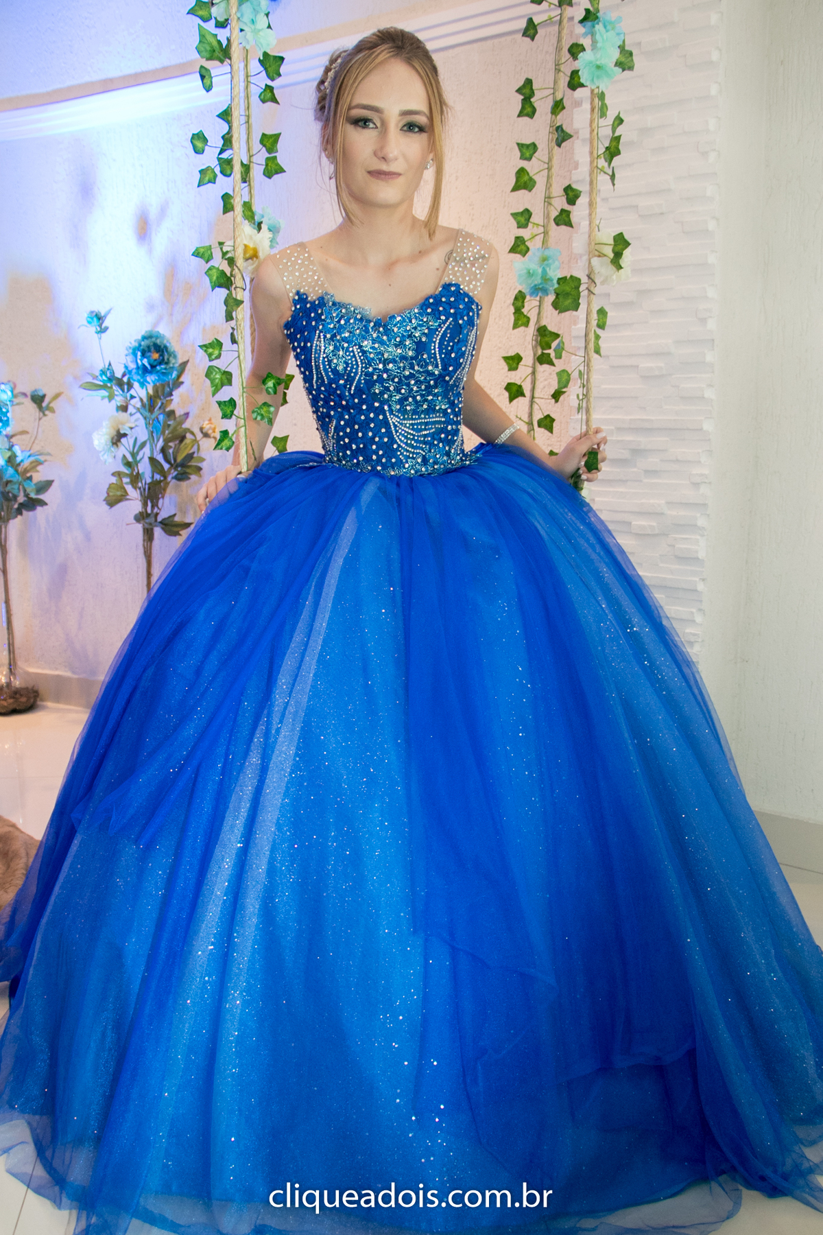 Video festa de 15 anos, que aconteceu em Poá - SP no salão de Festa Rainha festas, com cobertura fotográfica do estúdio Clique a Dois fotografia, Ensaio de Debutante, Ensaio de 15 Anos, Festa de 15 Anos, Fotografo de Casamento, Daniel Moura