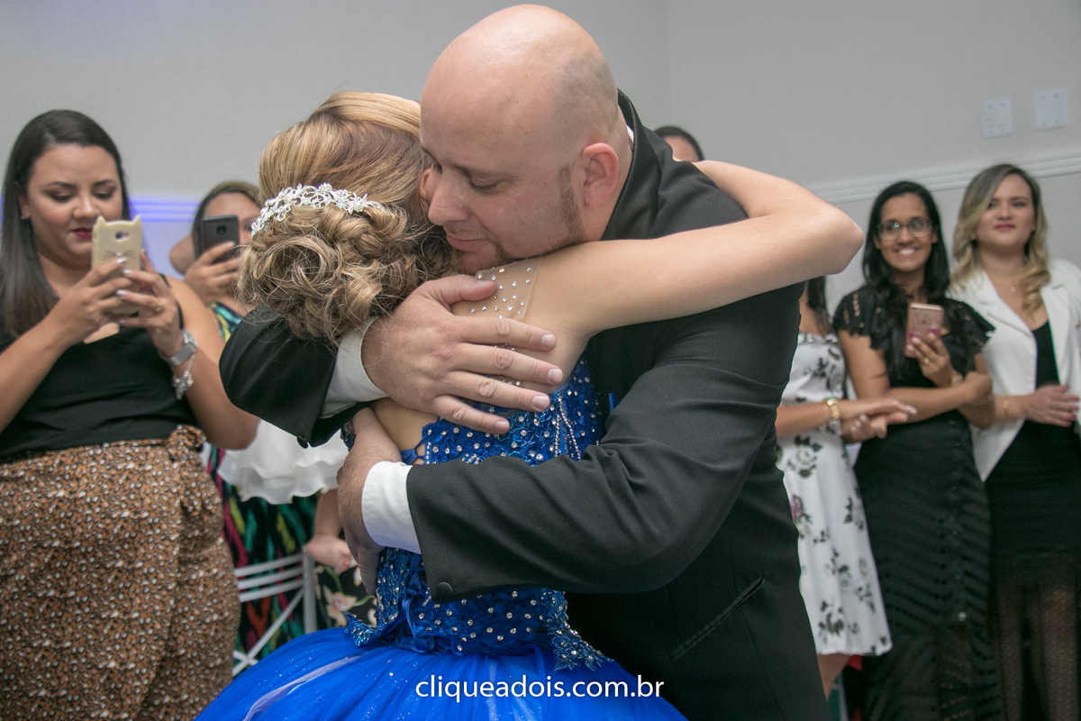 Abraço de pai, festa de 15 Anos
