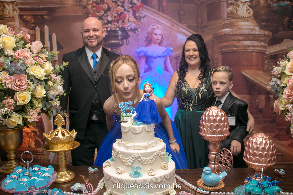 Festa de 15 anos, Vestido de princesa debutante