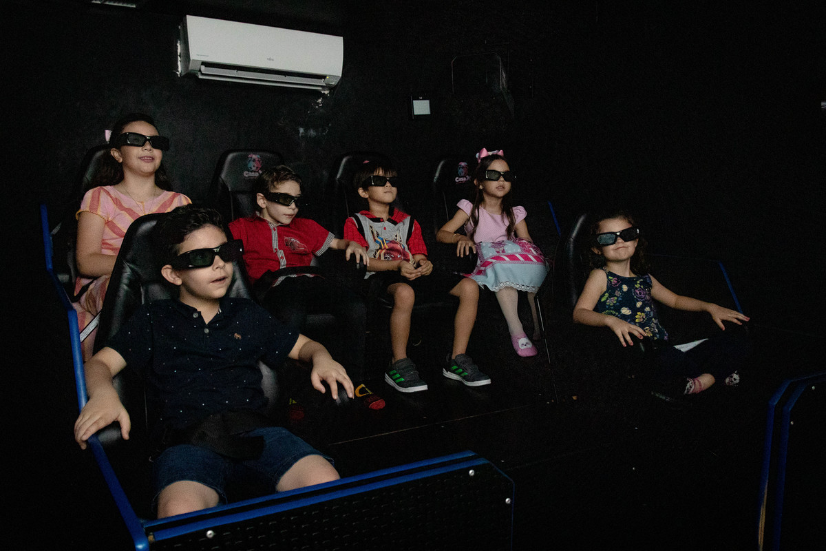 Festa infantil com o tema das bonecas LOL no salão de festas Casa X buffet infantil, que contou com os fotógrafos Daniel Moura e Patty Moura da Clique a Dois fotografia