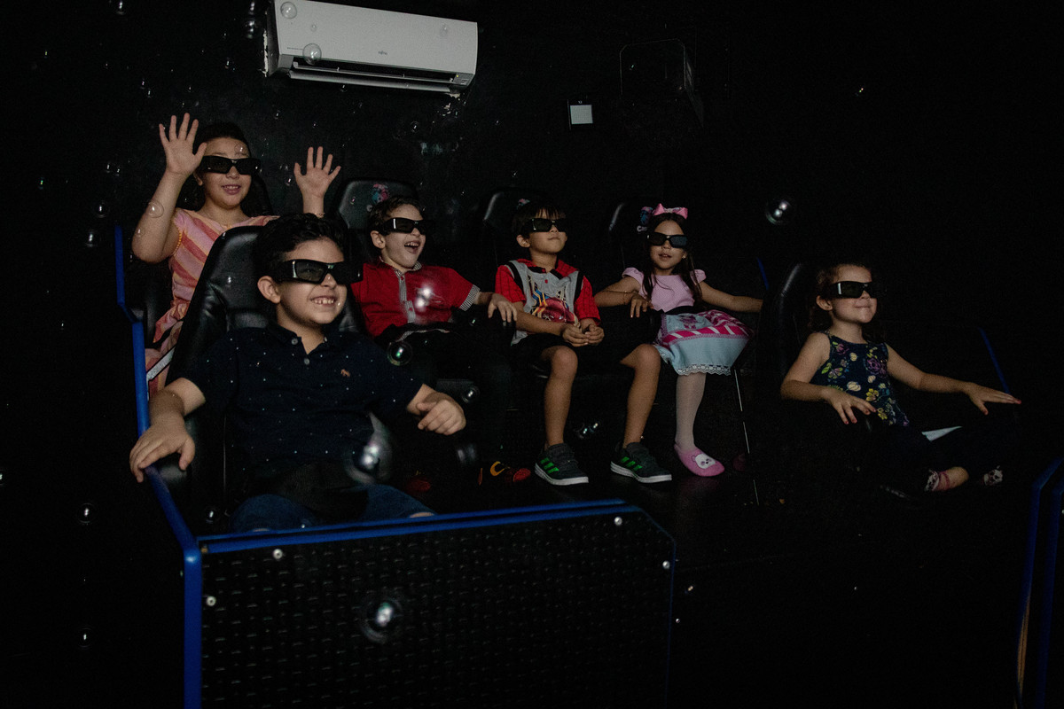 Festa infantil com o tema das bonecas LOL no salão de festas Casa X buffet infantil, que contou com os fotógrafos Daniel Moura e Patty Moura da Clique a Dois fotografia