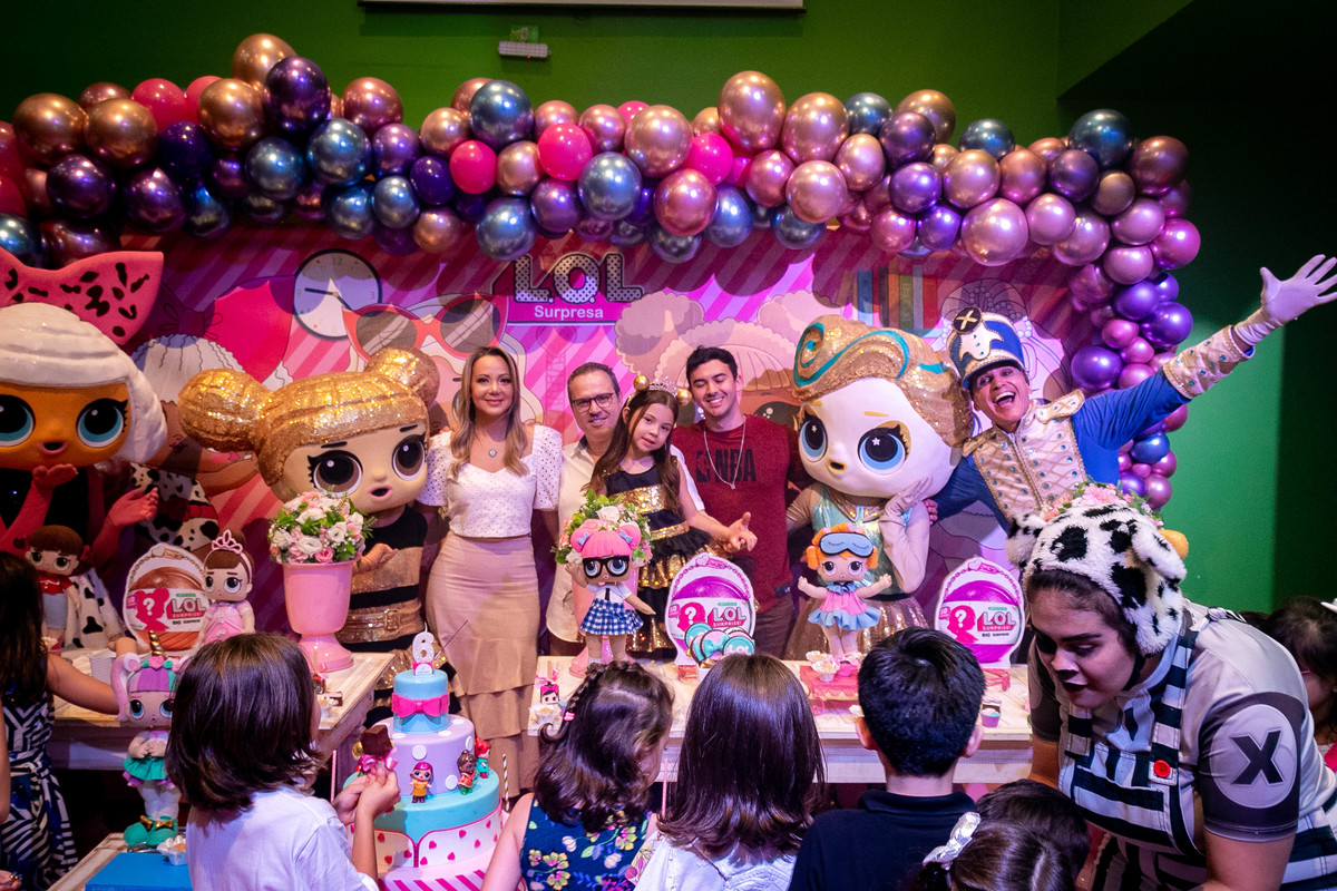 Festa infantil com o tema das bonecas LOL no salão de festas Casa X buffet infantil, que contou com os fotógrafos Daniel Moura e Patty Moura da Clique a Dois fotografia