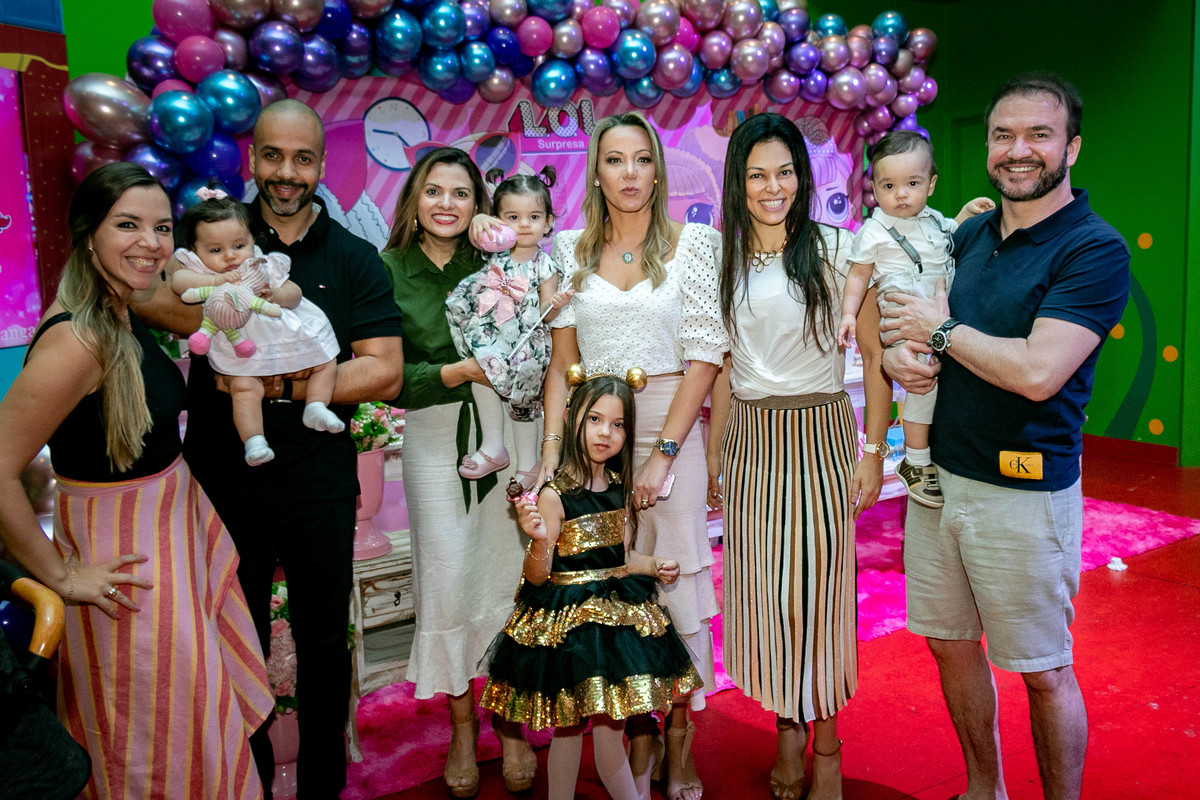Festa infantil com o tema das bonecas LOL no salão de festas Casa X buffet infantil, que contou com os fotógrafos Daniel Moura e Patty Moura da Clique a Dois fotografia