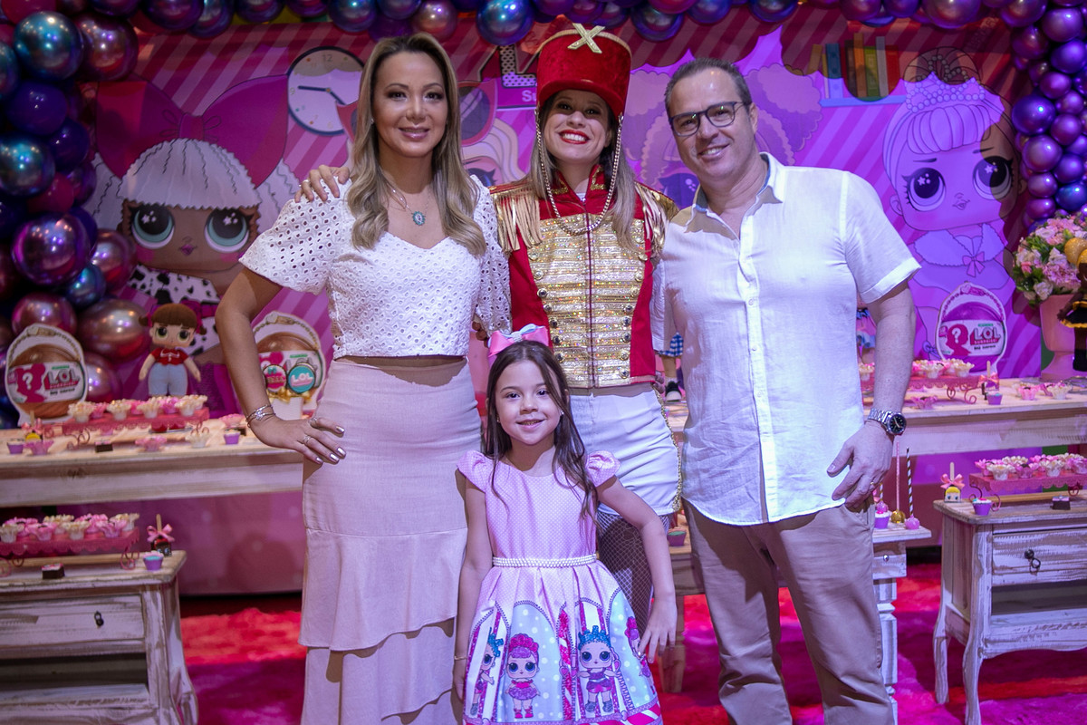 Festa infantil com o tema das bonecas LOL no salão de festas Casa X buffet infantil, que contou com os fotógrafos Daniel Moura e Patty Moura da Clique a Dois fotografia