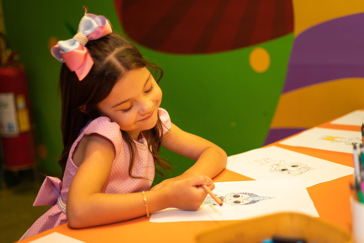 Festa infantil com o tema das bonecas LOL no salão de festas Casa X buffet infantil, que contou com os fotógrafos Daniel Moura e Patty Moura da Clique a Dois fotografia