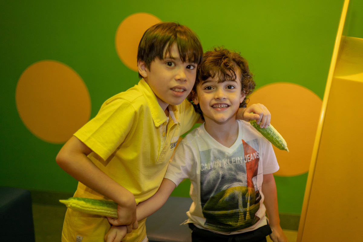 Festa infantil com o tema das bonecas LOL no salão de festas Casa X buffet infantil, que contou com os fotógrafos Daniel Moura e Patty Moura da Clique a Dois fotografia, festa de luxo.