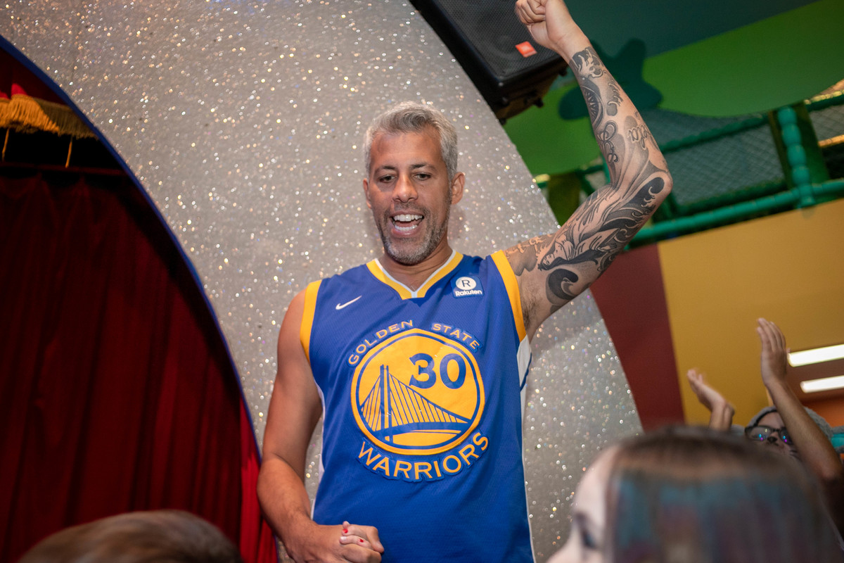 Festa infantil com o tema das bonecas LOL no salão de festas Casa X buffet infantil, que contou com os fotógrafos Daniel Moura e Patty Moura da Clique a Dois fotografia, festa de luxo.