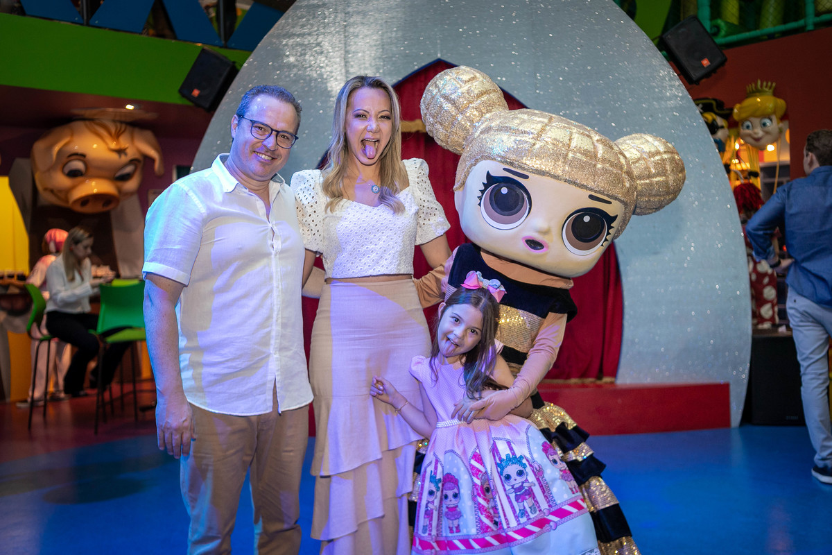 Festa infantil com o tema das bonecas LOL no salão de festas Casa X buffet infantil, que contou com os fotógrafos Daniel Moura e Patty Moura da Clique a Dois fotografia, festa de luxo.