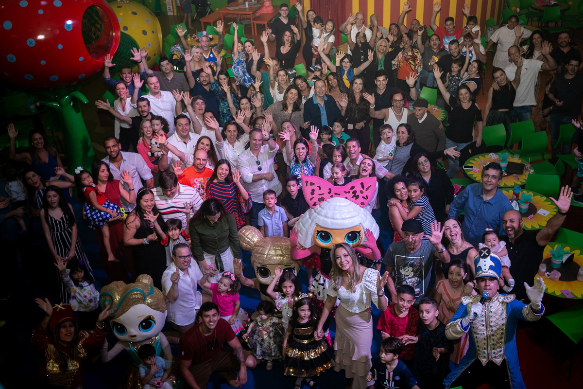 Festa infantil com o tema das bonecas LOL no salão de festas Casa X buffet infantil, que contou com os fotógrafos Daniel Moura e Patty Moura da Clique a Dois fotografia, festa de luxo.