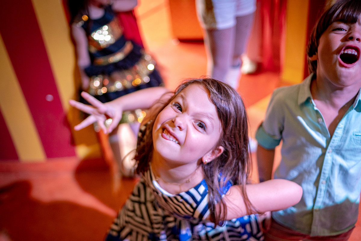 Festa infantil com o tema das bonecas LOL no salão de festas Casa X buffet infantil, que contou com os fotógrafos Daniel Moura e Patty Moura da Clique a Dois fotografia, festa de luxo.