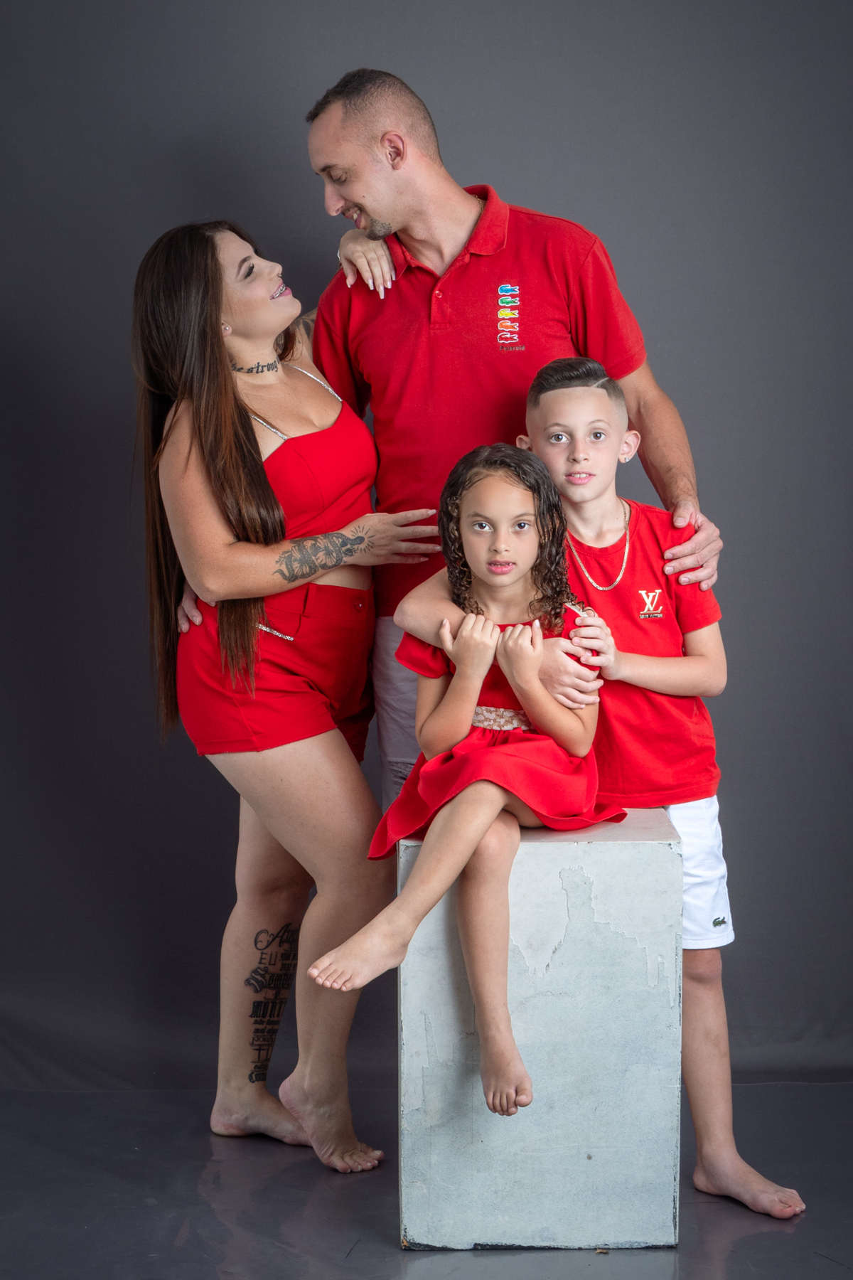 Ensaio Fotográfico: Ensaio de familia, Capturando Emoções Únicas
Imagens incríveis de ensaios de casal, debutante e família, em estúdio e cenários ao ar livre. Retratos cheios de estilo, emoção e autenticidade para eternizar momentos especiais.