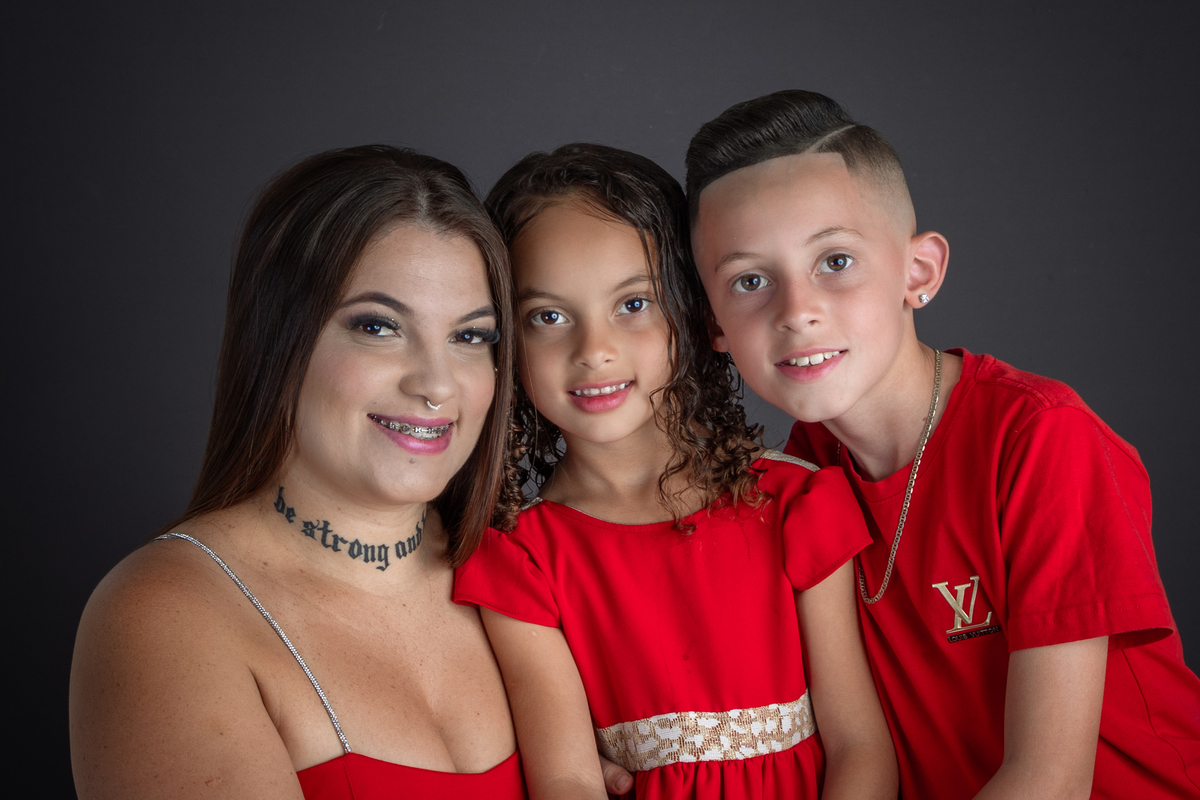 Ensaio Fotográfico: Ensaio de familia, Capturando Emoções Únicas
Imagens incríveis de ensaios de casal, debutante e família, em estúdio e cenários ao ar livre. Retratos cheios de estilo, emoção e autenticidade para eternizar momentos especiais.